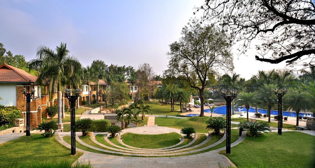 Golkonda Resorts & Spa Hajdarábád Exteriér fotografie